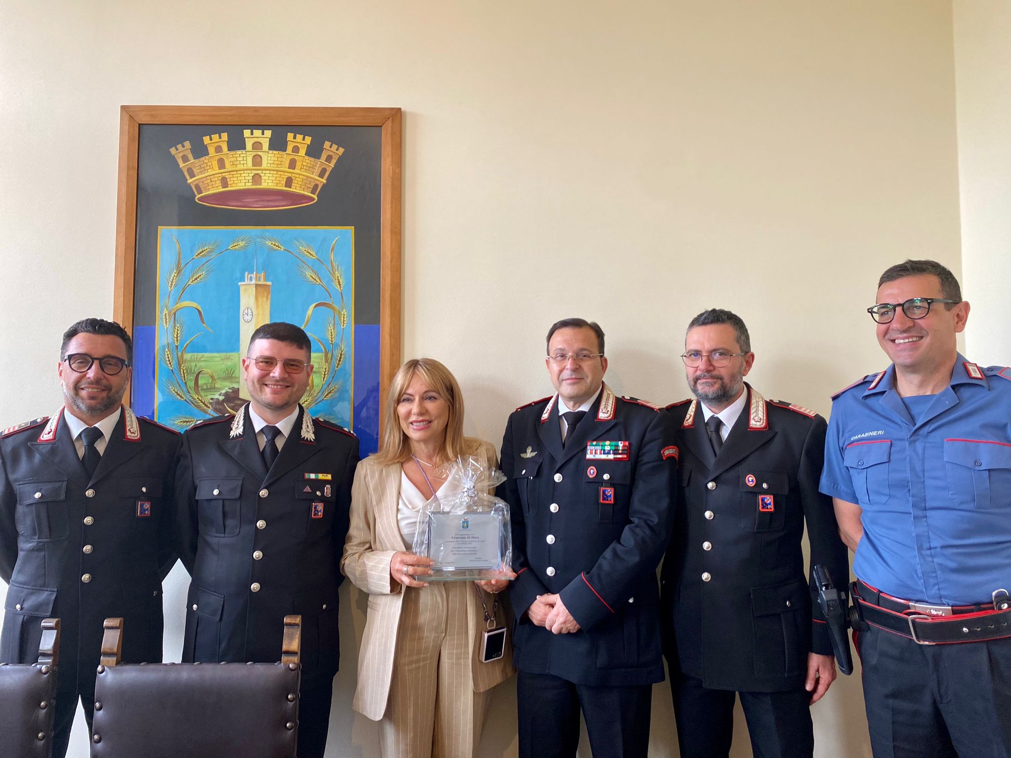 Il Sindaco Celentano il luogotenente Di Muro e i colleghi dell'arma