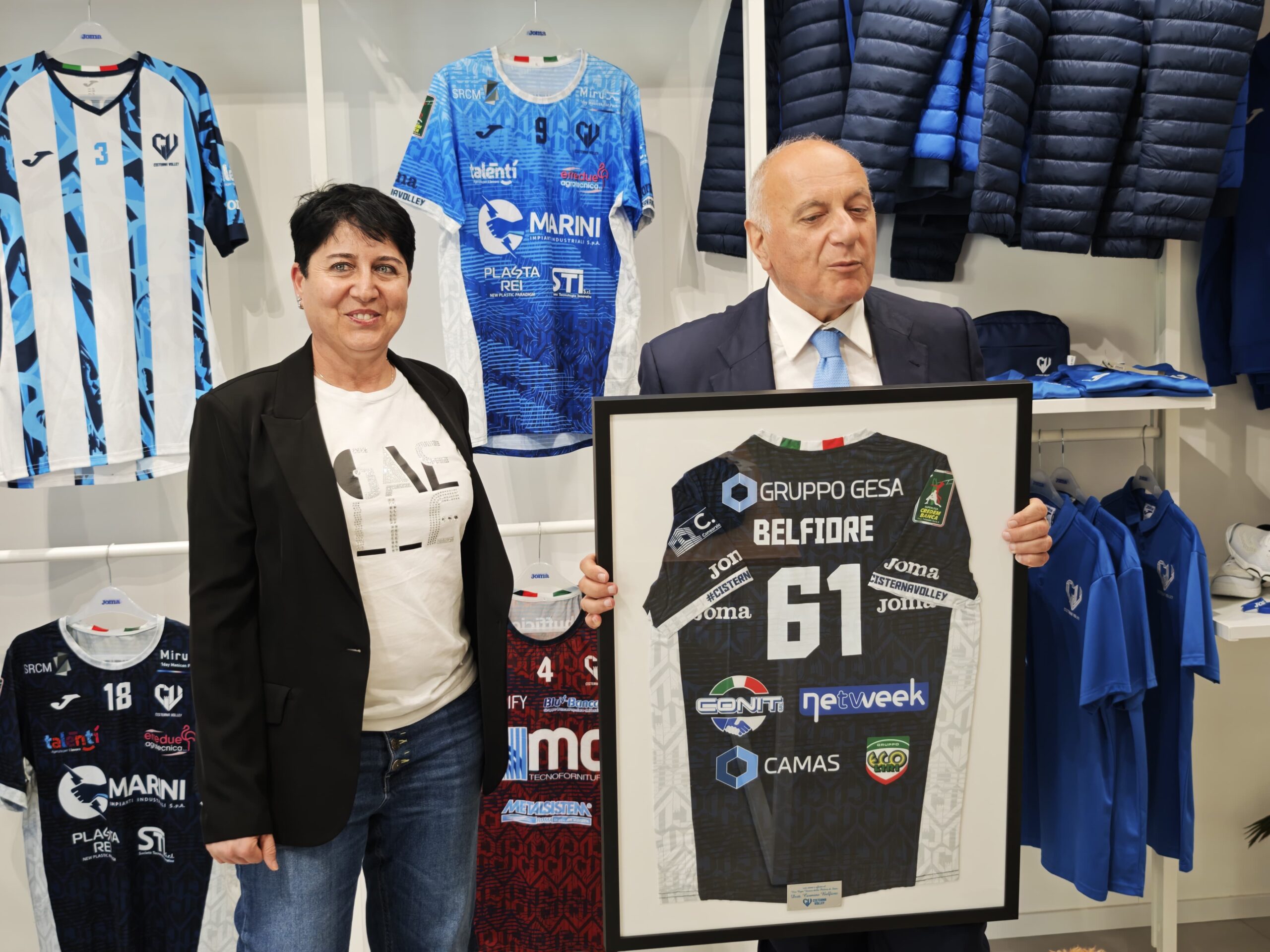 L'amministratore unico del Cisterna Volley Cristina Cruciani, assieme al Vice Capo Vicario della Polizia di Stato Belfiore