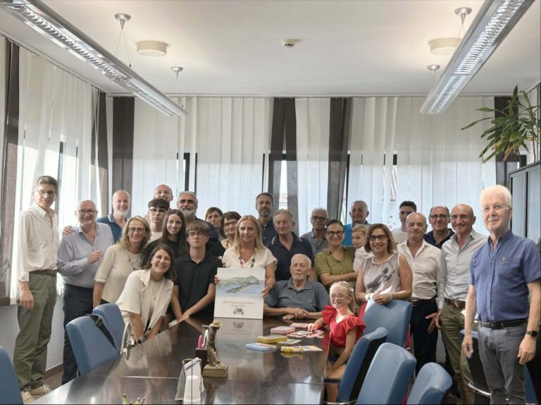Foto intitolazione sala riunioni Bcc Circeo a Giuseppe Celebrin 02