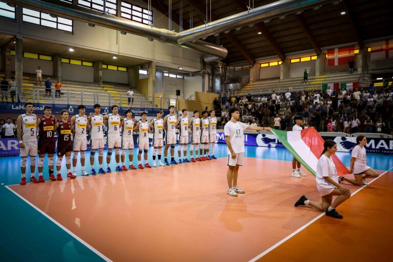 L'Italia al Palasport di Viale delle Provincie