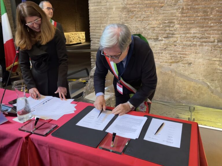 Mantini sottoscrive per Appia Unesco