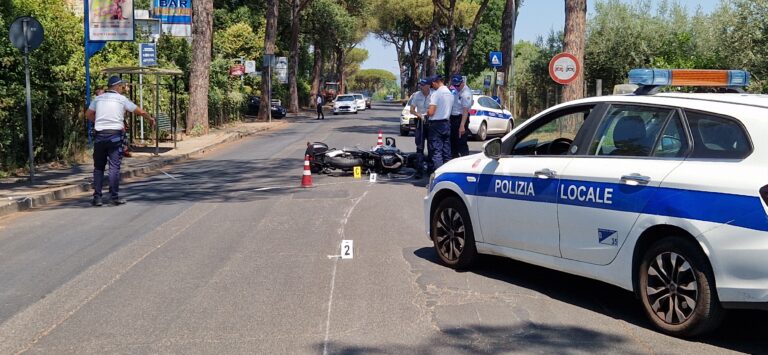 Polizia locale cisterna incidente motociclo