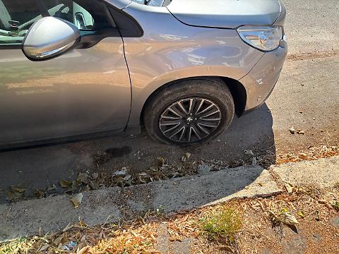 auto raimondo tiero vandalizzata