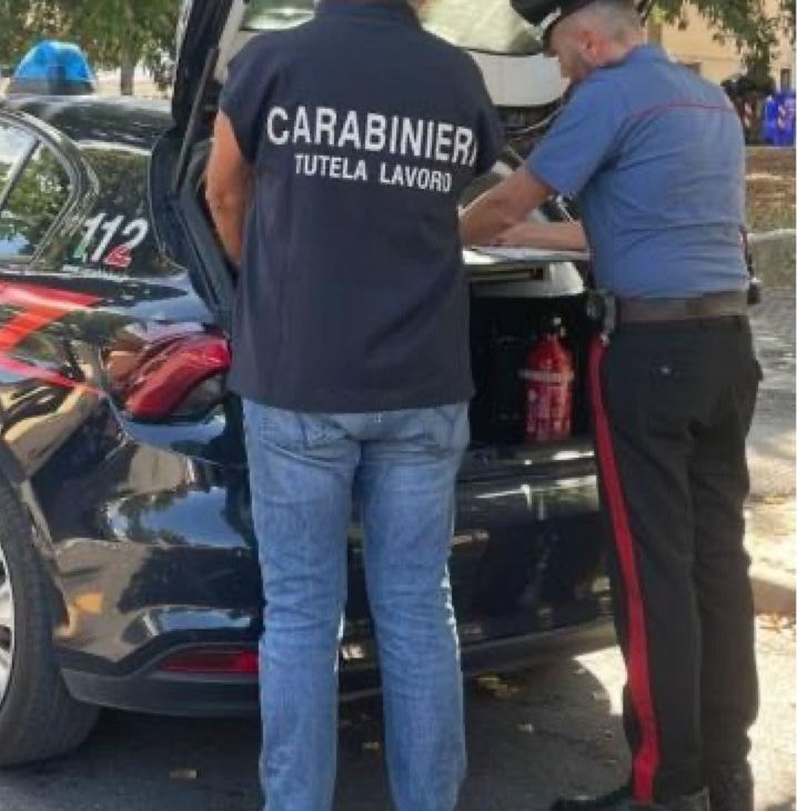 28.08.2025 APRILIA (LT) I CARABINIERI ESEGUONO UN ACCESSO ISPETTIVO. RISCONTRATE IRREGOLARITÀ_1