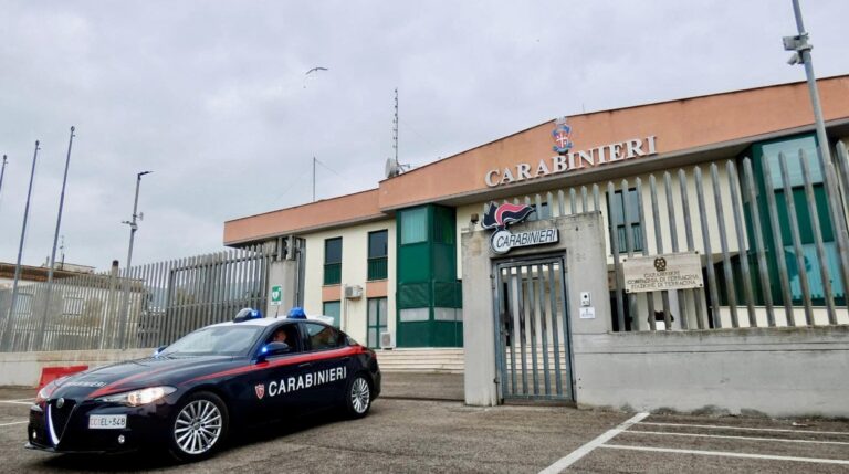 29.08.2025 TERRACINA (LT) I CARABINIERI DENUNCIANO UN CINQUANTAQUATTRENNE PER PORTO DI ARMA GIOCATTOLO PRIVO DI TAPPO ROSSO_1