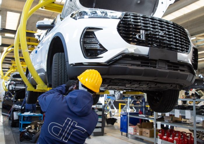 DR-Automobiles-Groupe-factory-2-e1706162466677-700x494