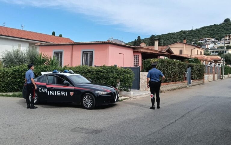 27.09.2025 TERRACINA (LT) I CARABINIERI ARRESTANO UN TRENTOTTENNE PER TENTATA RAPINA E LESIONI PERSONALI AGGRAVATE (1)_2