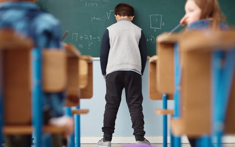 maltrattamento-su-minori scuola