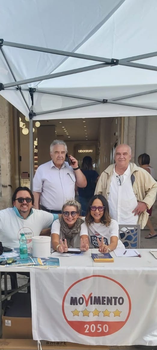 Immagine WhatsApp movimento banchetto