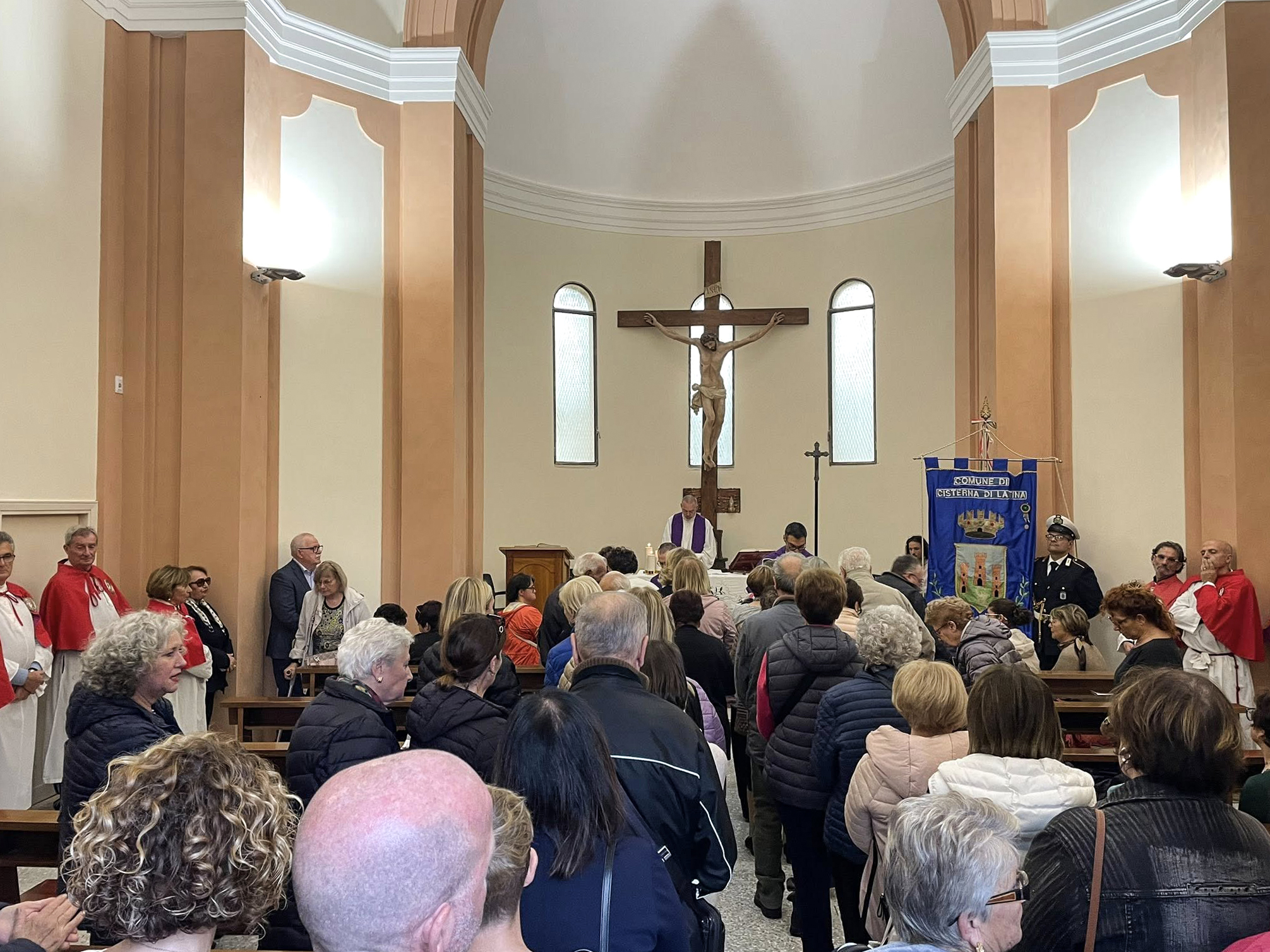 Messa chiesa restaurata - interno